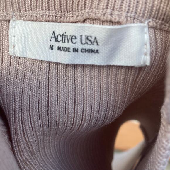 Active USA Womens size M Spaghetti Strap V Neck Crop Top Sleeveless Shirt - Picture 8 of 8